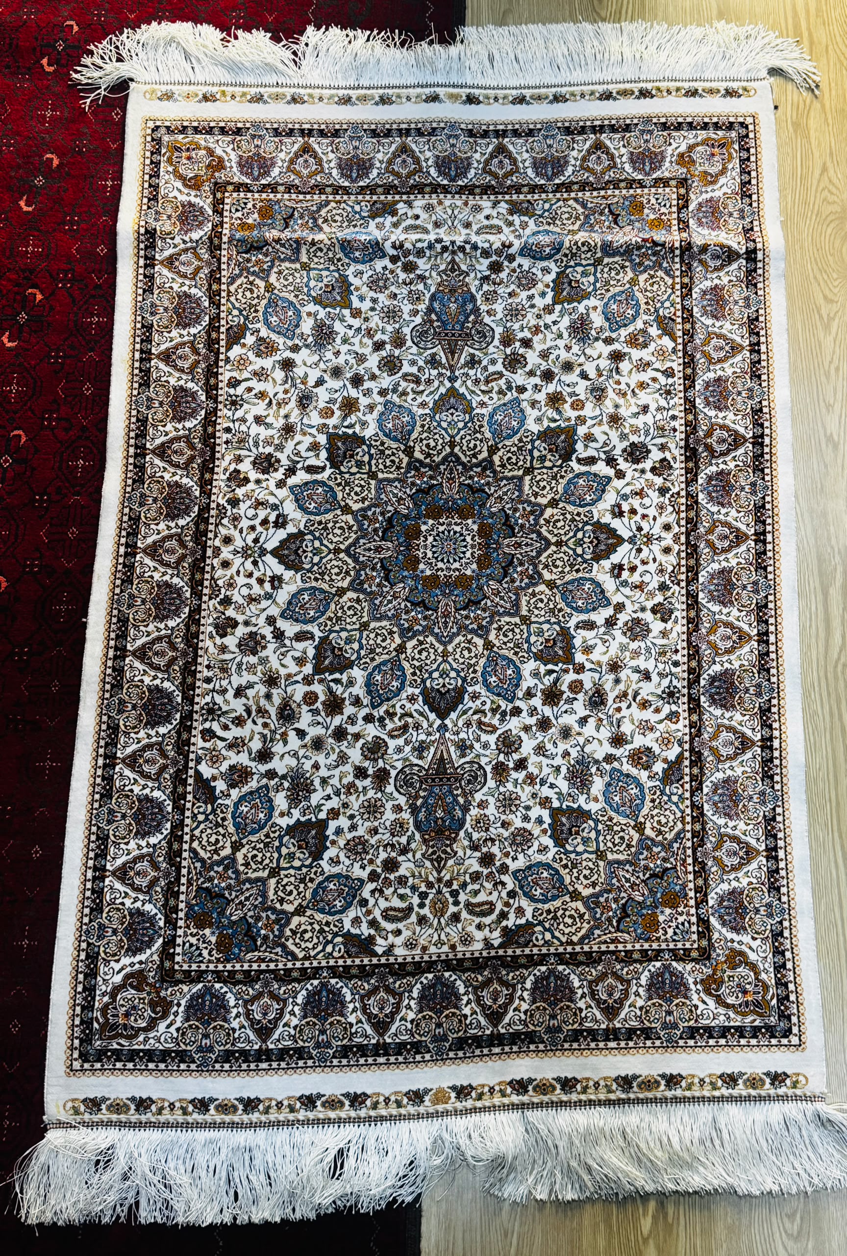 Bokhari Naqsha – handgeknüpfter Teppich aus Isfahan
