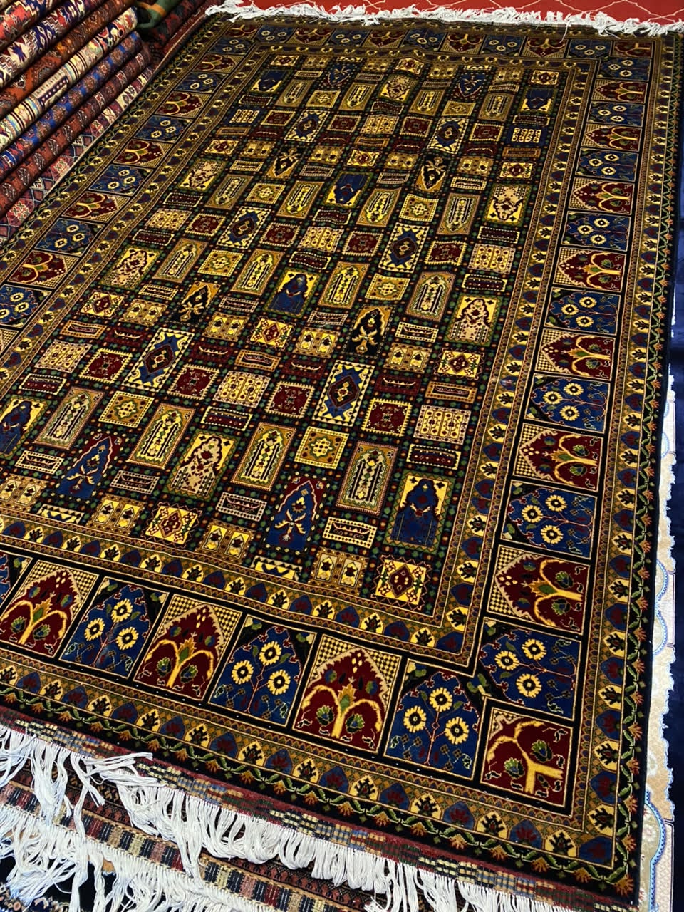 Chahar Fasl / Qarkin – handgeknüpfter Teppich aus Afghanistan